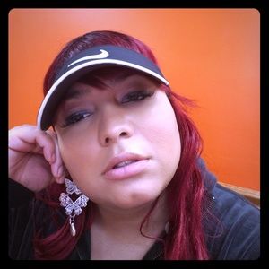 Meet your Posher, Makalah